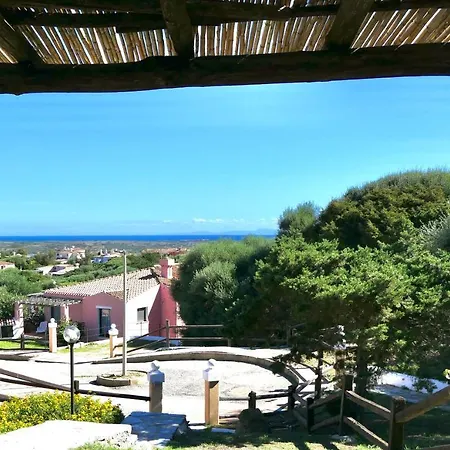 Villa Villas With Air Conditioning And Shared Pool, Just A Few Minutes From La Pelosa