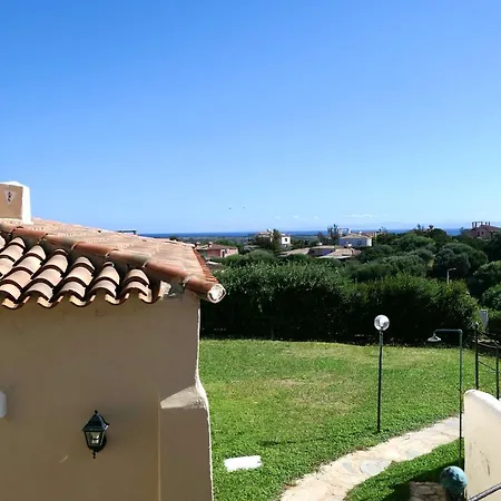 Villas With Air Conditioning And Shared Pool, Just A Few Minutes From La Pelosa *