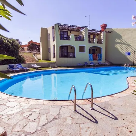 Villas With Air Conditioning And Shared Pool, Just A Few Minutes From La Pelosa Villa Punta de su Torrione