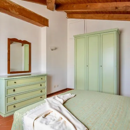Villa Villas With Air Conditioning And Shared Pool, Just A Few Minutes From La Pelosa